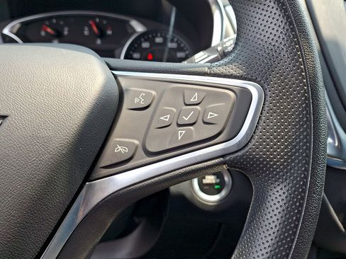 Used 2022 Chevrolet Equinox LT FWD image 18