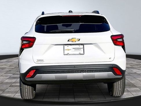 New 2026 Chevrolet Trax LT w/ Driver Confidence Package image 4