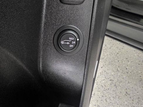 Used 2018 Chevrolet Equinox Premier FWD image 39