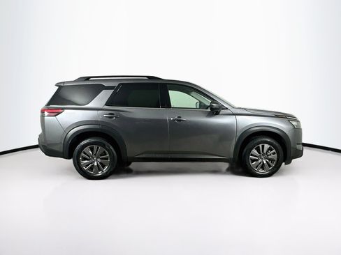 Used 2025 Nissan Pathfinder SV FWD image 10