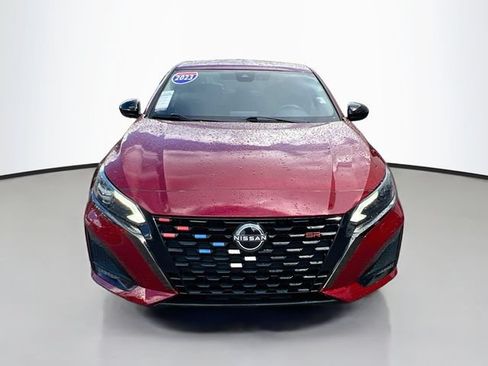 Used 2023 Nissan Altima 2.5 SR AWD/4WD image 3