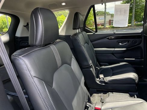 Certified 2024 Honda Pilot Touring image 37