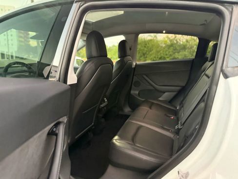 Used 2020 Tesla Model Y Long Range image 31