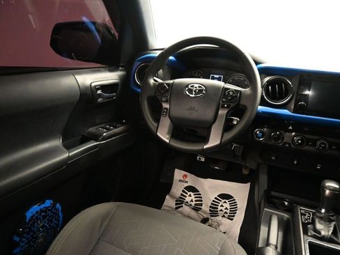 Used 2017 Toyota Tacoma TRD Off-Road w/ Tow Package (A/T) AWD/4WD image 13