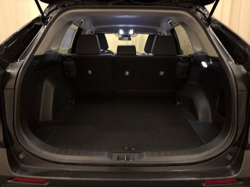 Used 2024 Toyota RAV4 LE image 9