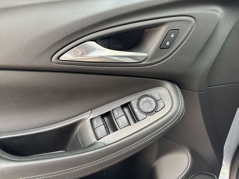 Used 2025 Buick Encore GX Preferred FWD image 35