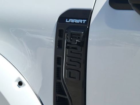 Certified 2024 Ford F250 Lariat w/ Lariat Ultimate Package AWD/4WD image 15