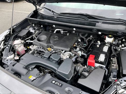 Used 2022 Toyota RAV4 XLE w/ Convenience Package image 35
