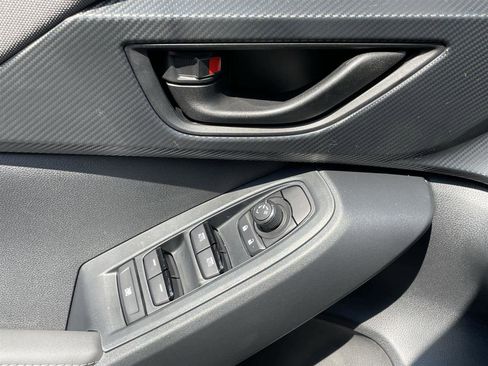 Used 2025 Subaru Crosstrek 2.0i Premium image 25