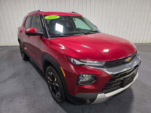 Used 2021 Chevrolet TrailBlazer LT w/ Convenience Package AWD/4WD image 2