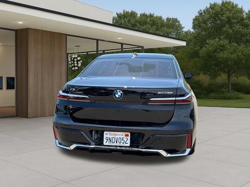Certified 2024 BMW i7 eDrive50 w/ M Sport Package RWD image 9
