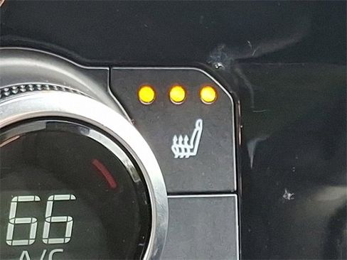 Certified 2022 Toyota Highlander XLE image 24