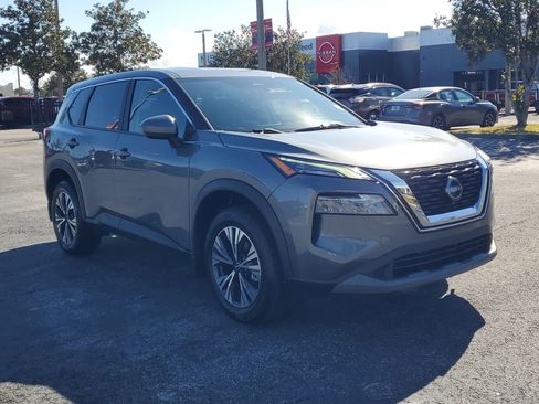 Certified 2023 Nissan Rogue SV image 3