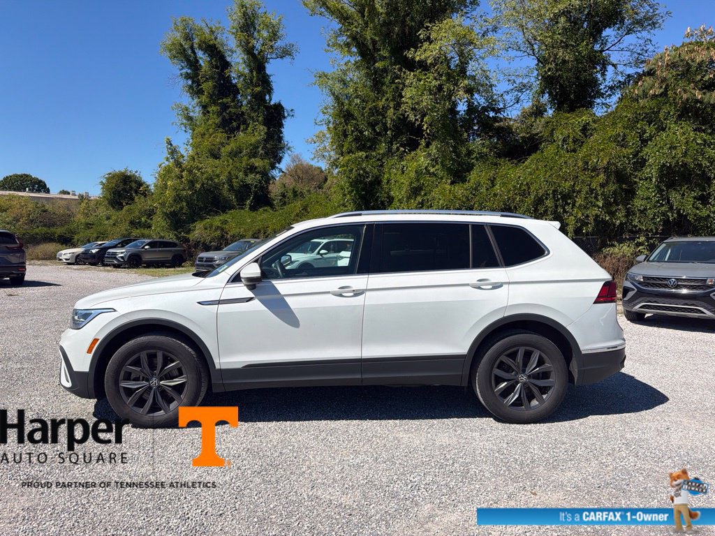 Used 2023 Volkswagen Tiguan SE w/ Panoramic Sunroof Package AWD/4WD image 2