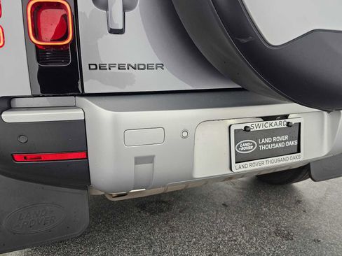 Used 2023 Land Rover Defender 110 S image 13