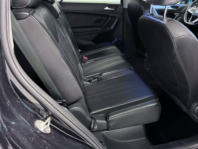 Certified 2024 Volkswagen Tiguan SE FWD image 13