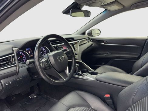 Used 2018 Toyota Camry SE image 18