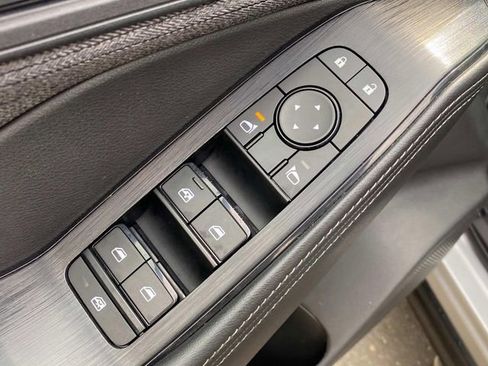 Used 2022 Nissan Rogue SV image 13