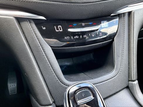 Used 2022 Cadillac XT5 Luxury FWD image 32