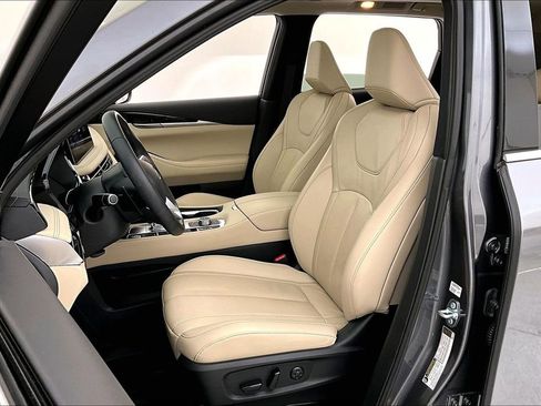 Certified 2025 INFINITI QX60 Pure image 32