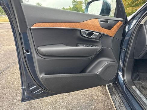Used 2025 Volvo XC90 B6 Plus w/ Protection Package image 10