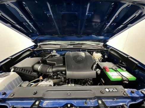 Certified 2017 Toyota Tacoma TRD Off-Road image 28