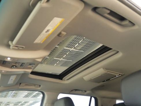 Used 2015 Cadillac Escalade Premium image 26