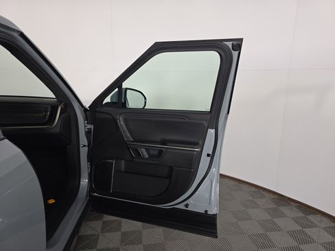 Used 2024 Rivian R1T Adventure AWD/4WD image 17