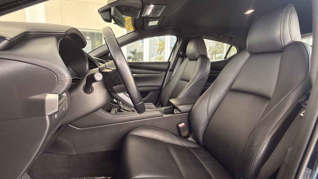 Used 2020 MAZDA MAZDA3 Hatchback FWD image 4