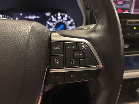 Used 2021 Toyota Highlander Platinum AWD/4WD image 17