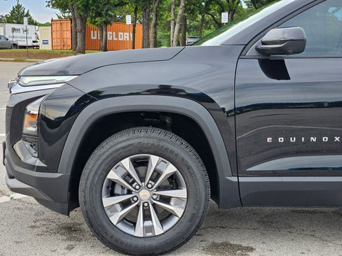 New 2026 Chevrolet Equinox LT w/ Convenience Package II FWD image 6