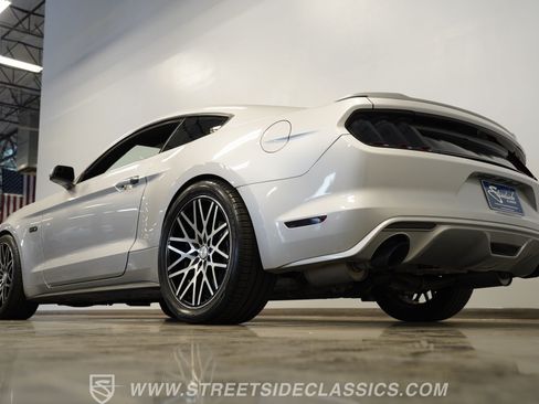 Used 2015 Ford Mustang GT RWD image 22