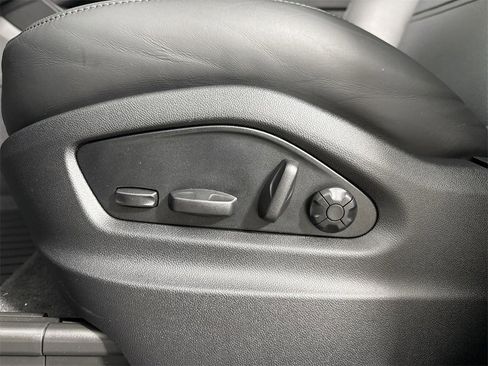 New 2026 Porsche Cayenne S image 39