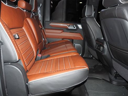 Used 2026 GMC Sierra 3500 Denali Ultimate image 19