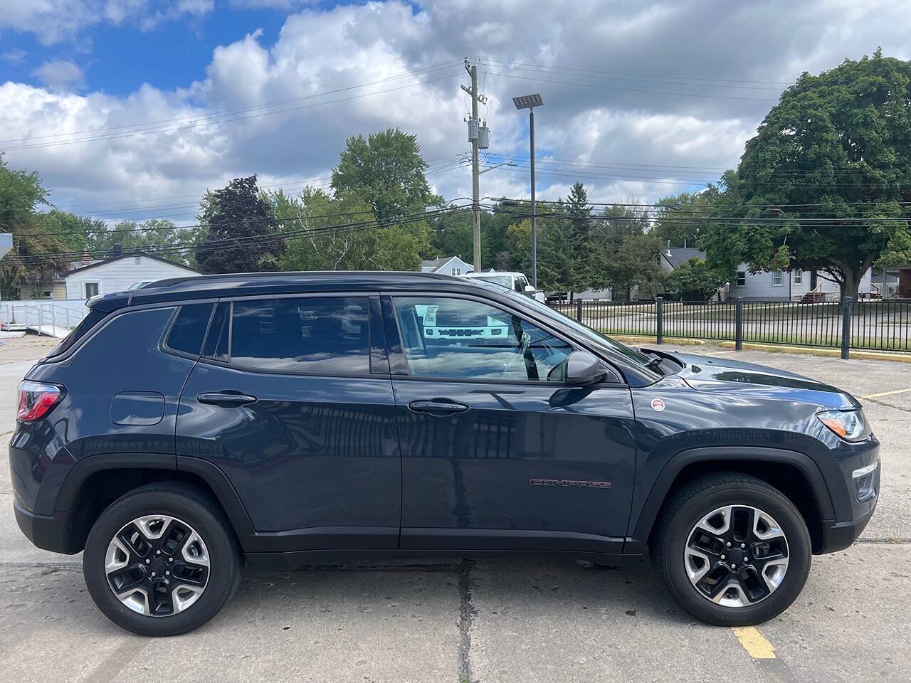 Used 2018 Jeep Compass Trailhawk w/ Leather Interior Group AWD/4WD image 5