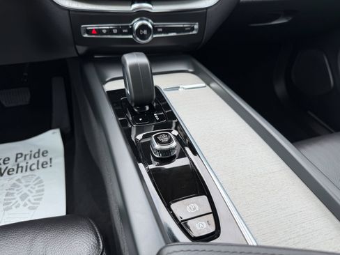Certified 2025 Volvo XC60 B5 Plus image 16