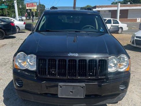 Used 2010 Jeep Grand Cherokee Laredo AWD/4WD image 3
