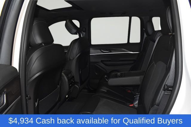 New 2026 Jeep Grand Cherokee Altitude AWD/4WD image 31