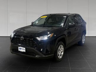 Used 2025 Toyota RAV4 LE video 1