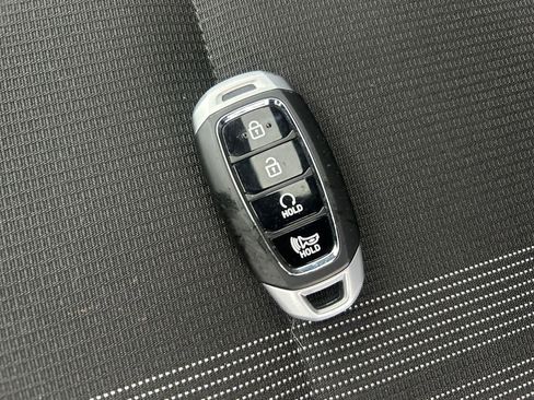 Certified 2025 Hyundai Venue SEL image 33