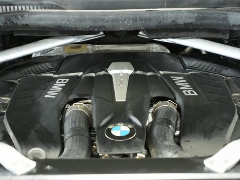 Used 2019 BMW X5 xDrive50i w/ M Sport Package image 13