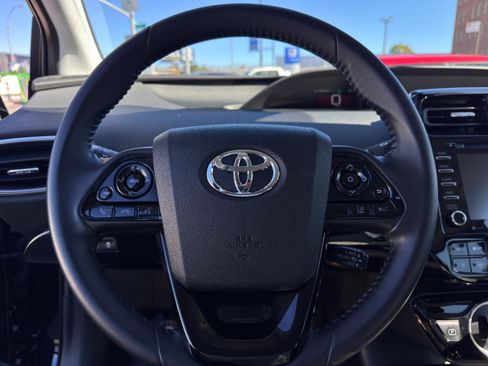 Used 2021 Toyota Prius Prime LE image 18