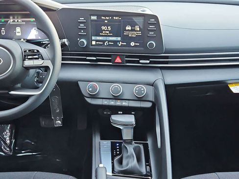 New 2026 Hyundai Elantra SE w/ Cargo Package FWD image 20