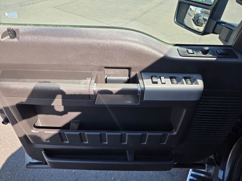 Used 2015 Ford F250 Lariat w/ Lariat Ultimate Package image 10