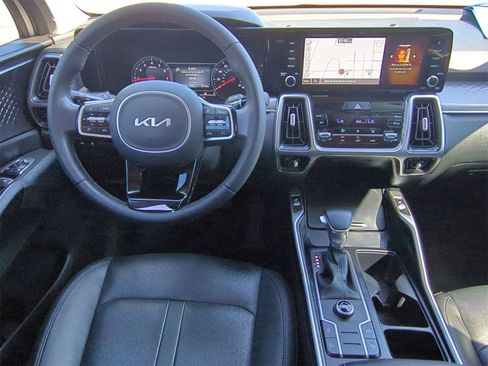 Used 2023 Kia Sorento S w/ Panoramic Sunroof Package image 25