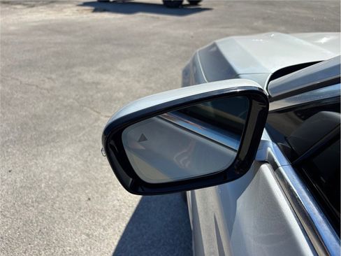 Used 2019 BMW 740i image 18