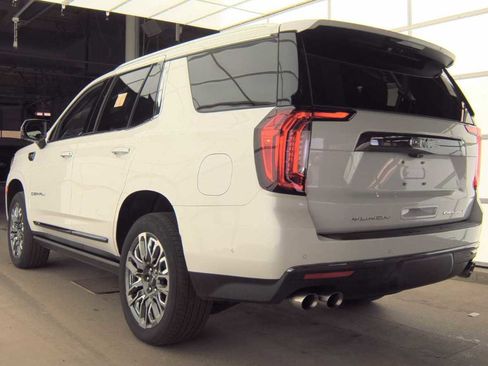 Used 2023 GMC Yukon Denali Ultimate AWD/4WD image 2