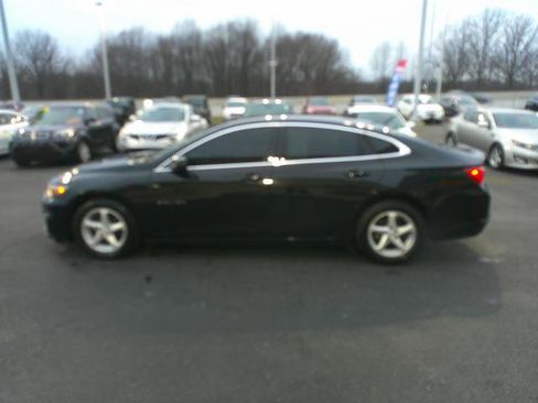 Used 2016 Chrysler 200 S image 3