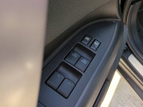 Used 2005 INFINITI FX35 2WD image 12