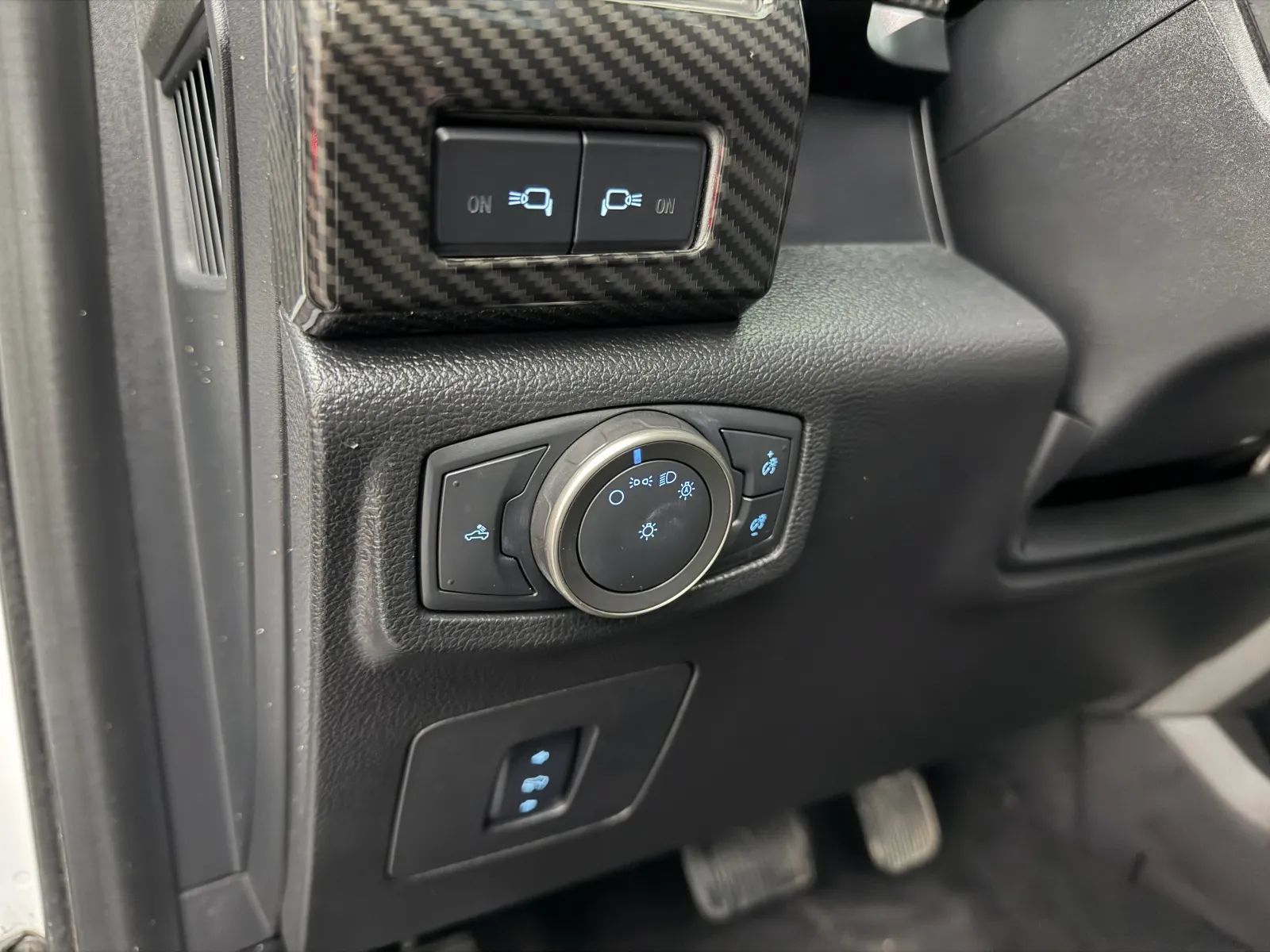 Used 2017 Ford F150 Raptor w/ Equipment Group 802A Luxury AWD/4WD image 20
